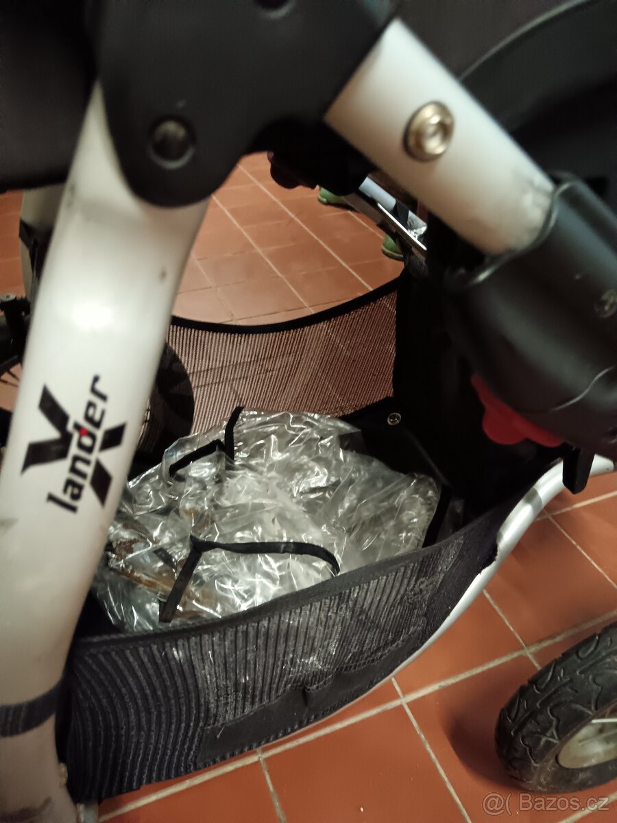 Zachovalý kočárek - 8