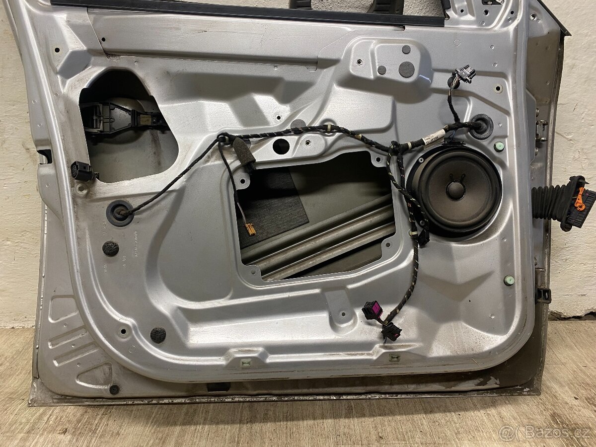 ŠKODA ROOMSTER 2006-2015 - LEVÉ PŘEDNÍ DVEŘE 9102 - 8