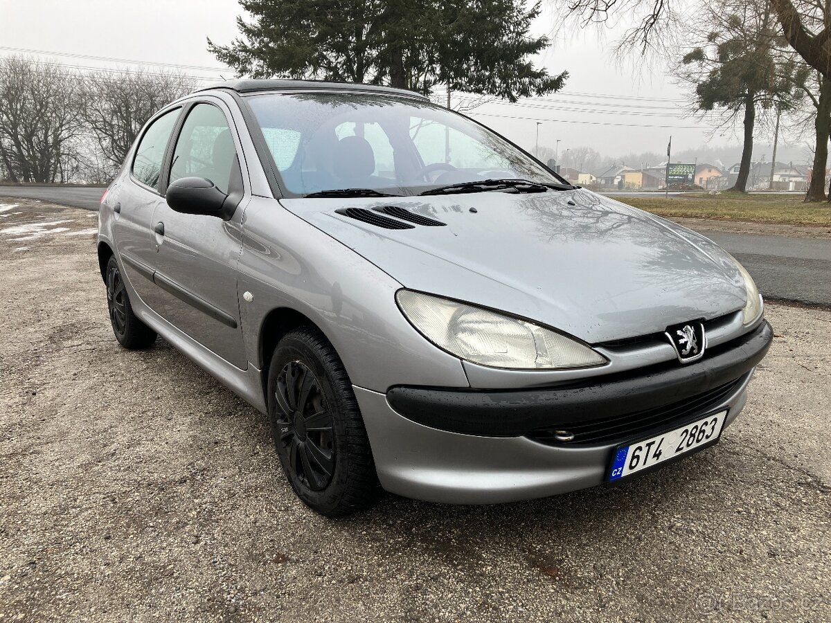 Peugeot 206 - 8
