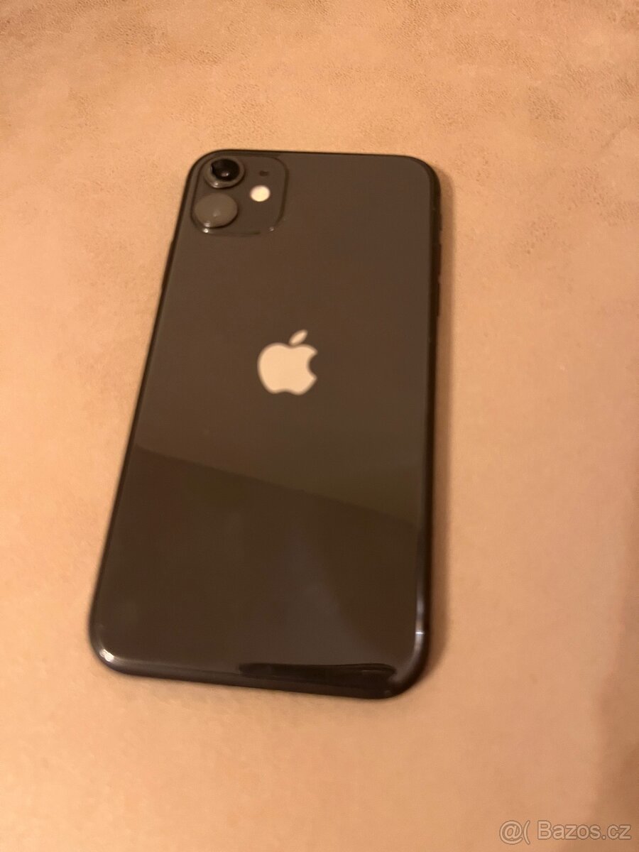 Apple iPhone 11 64GB Černý - 8
