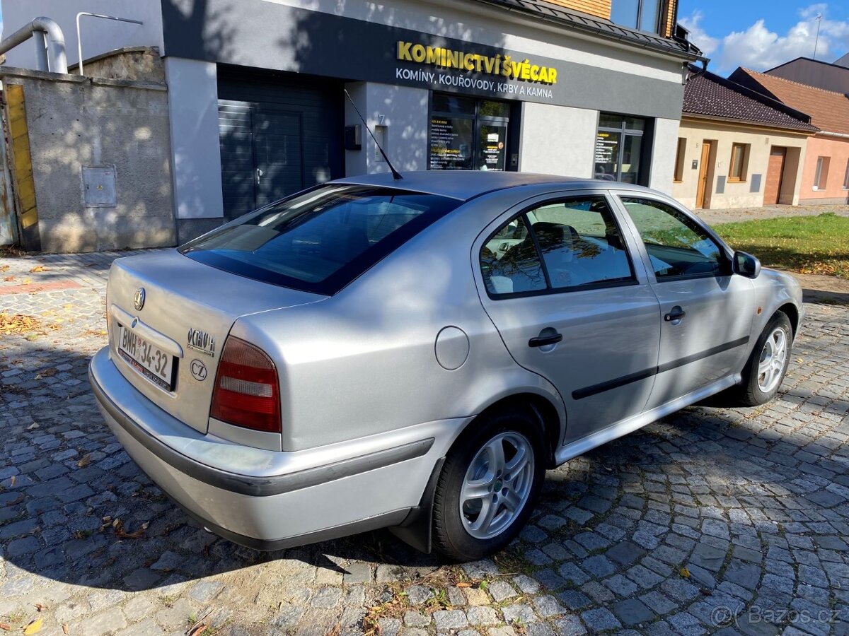 Škoda Octavia I (v plné výbavě) - 8