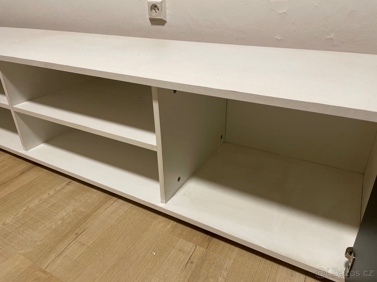 Obyvaková stěna - 8