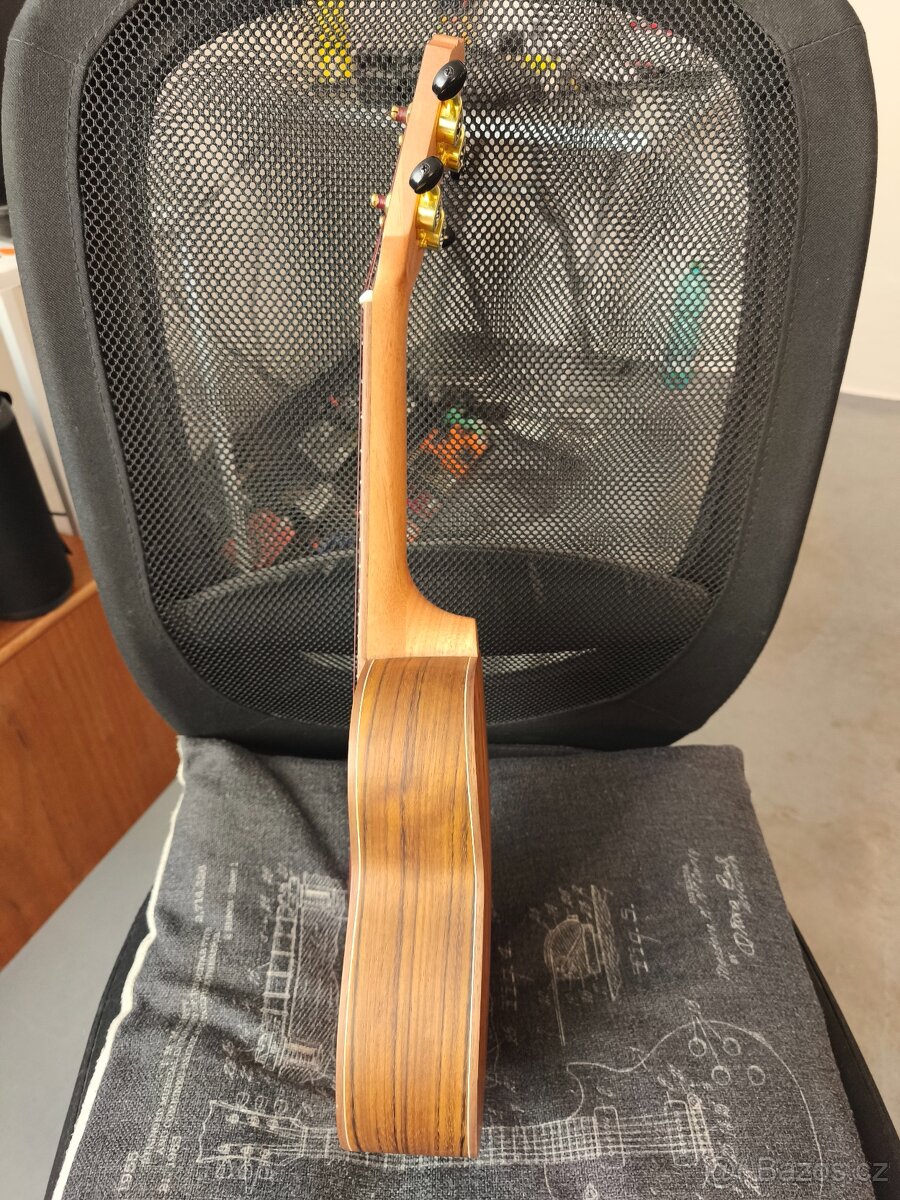 Ukulele soprán masivní Ortega - 8