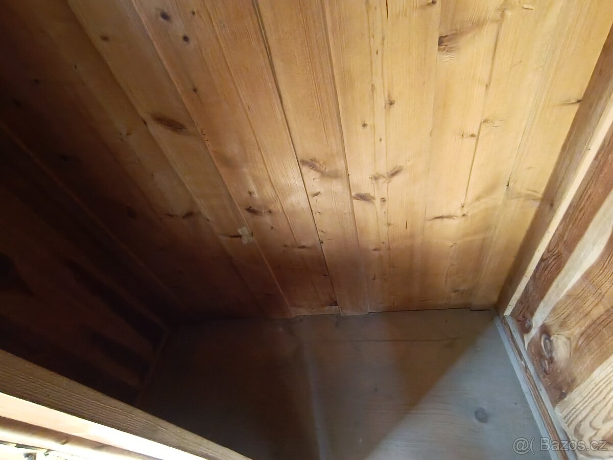 Starožitné skříně z masivu - 8