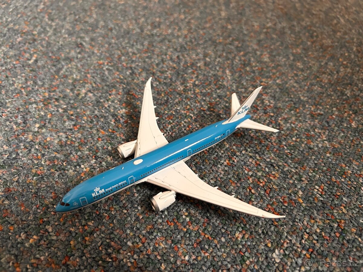 Prodám modely letadel Gemini jets 1:400 - 8