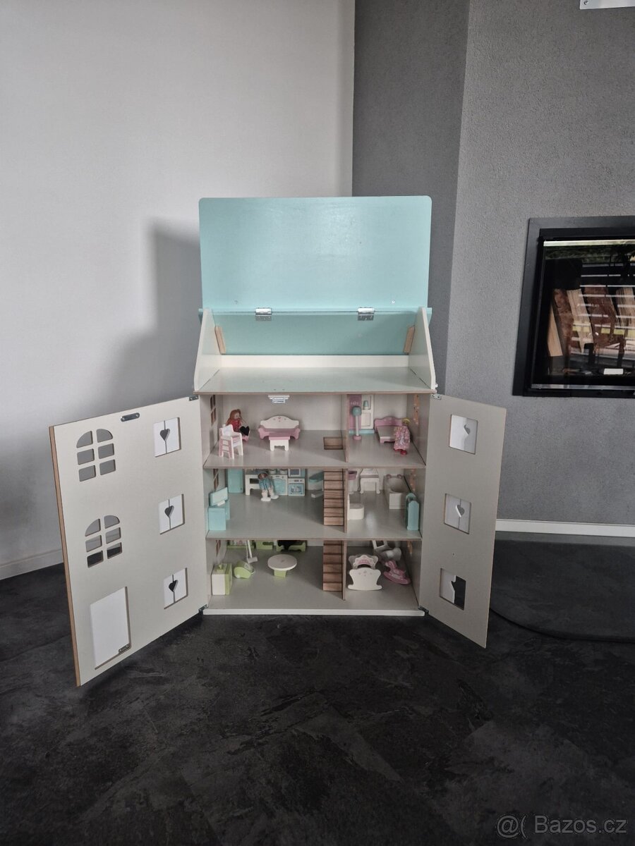 Dřevěný dětský domeček pro panenky - 8