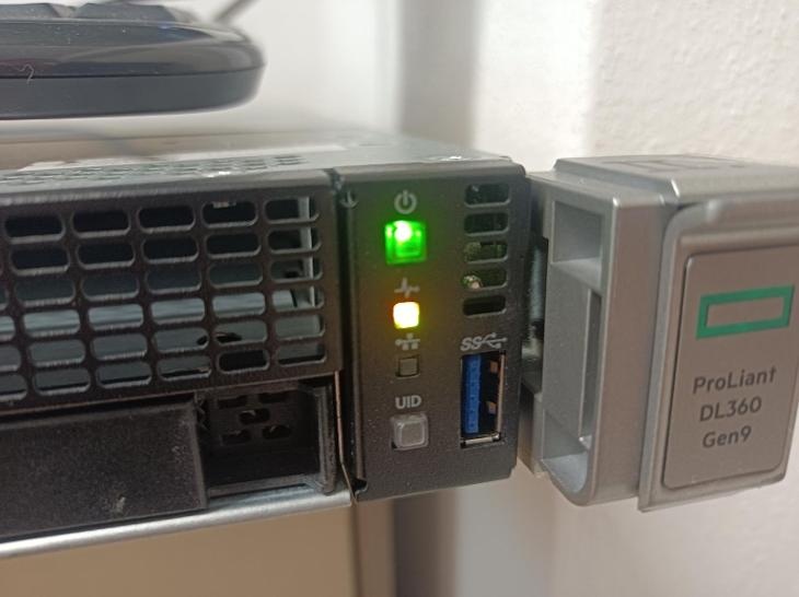 HPE ProLiant DL360 Gen 9, 2x ks - 8