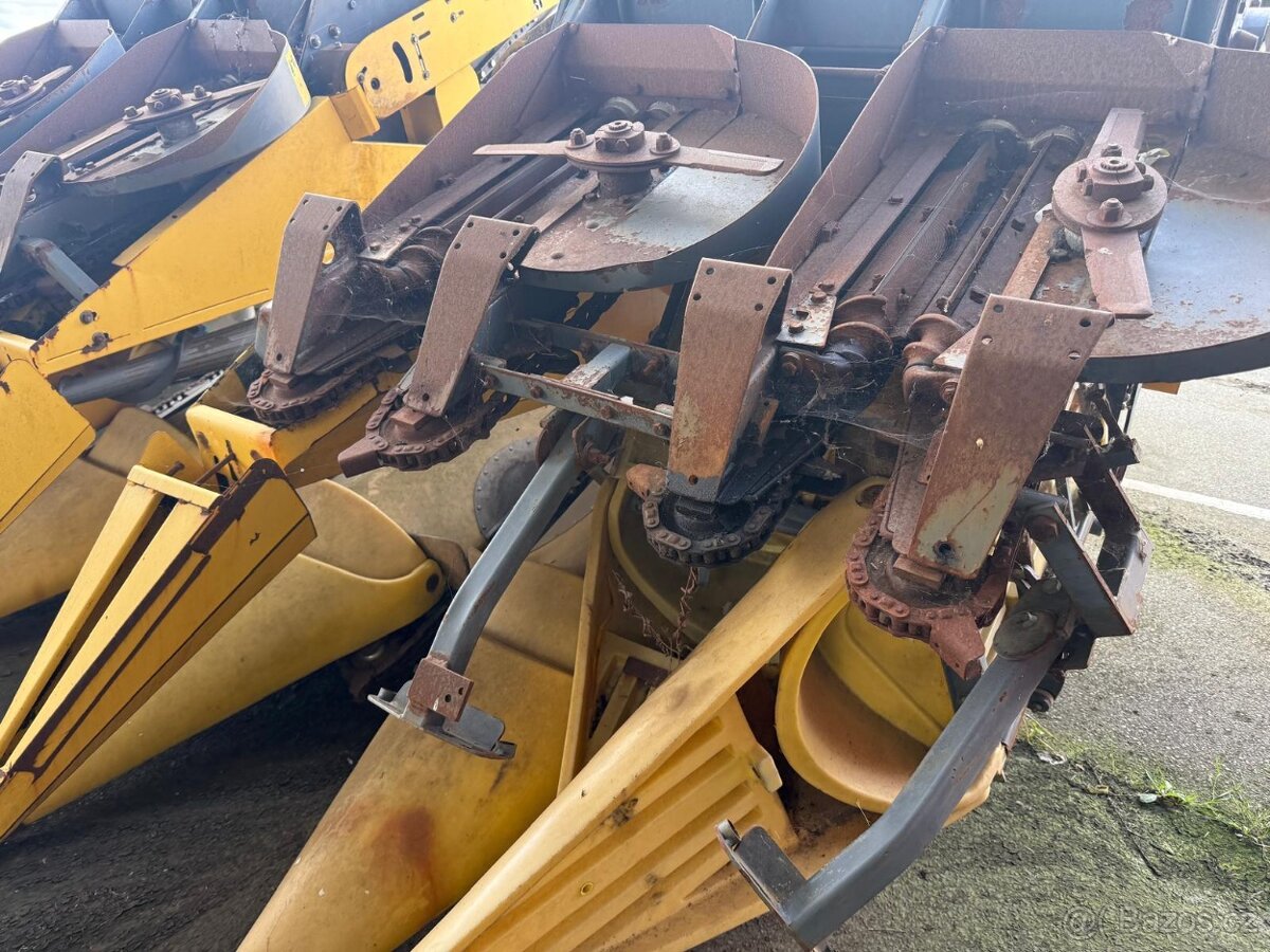 Kukuřičný adaptér Fantini 8x75 pro sklízecí mlátička Claas, - 8