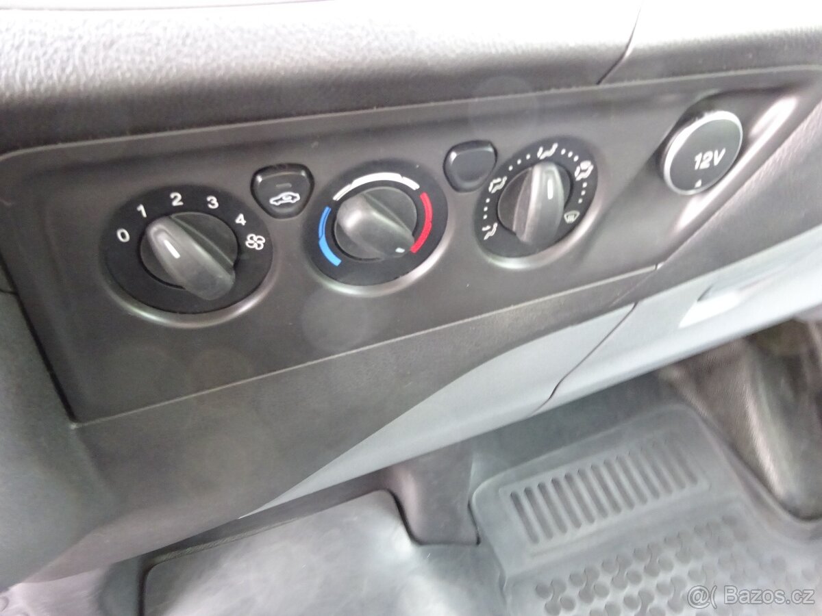 Ford Transit Custom 2.2 TDCI r.v.2016 74 kw ČR - 8