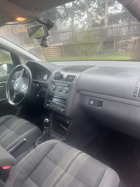 Volkswagen Touran 7 míst - 8