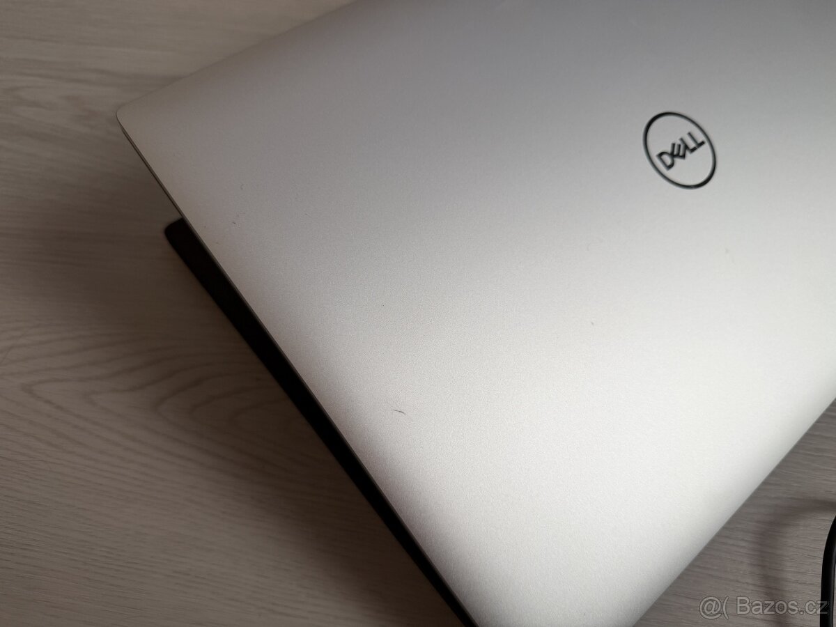 DELL Precision 5540 - 15.6",Xeon, 32GB RAM, 1TB SSD, Quadro - 8