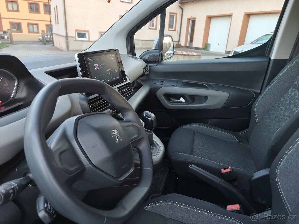 Peugeot Rifter - 8