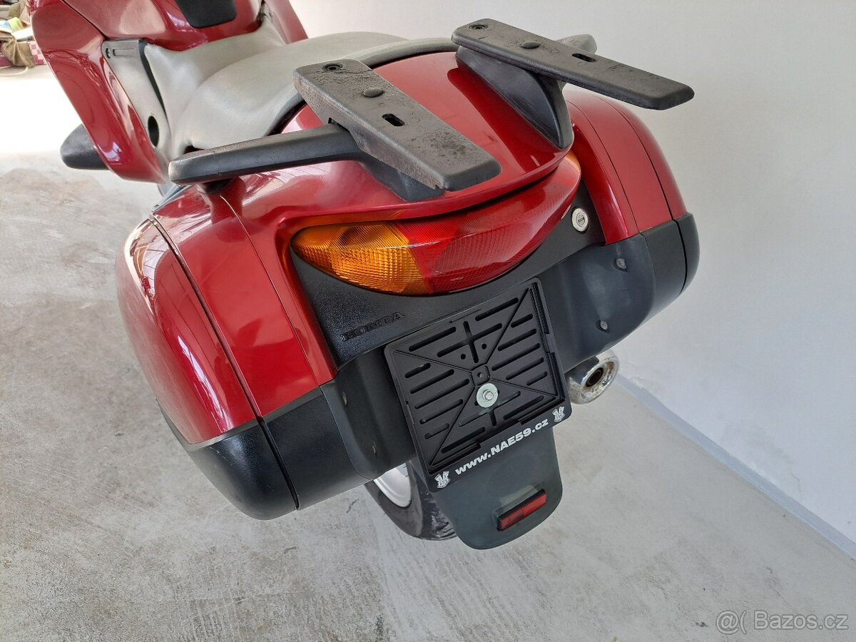 Honda NTV 650 Deauville - 8