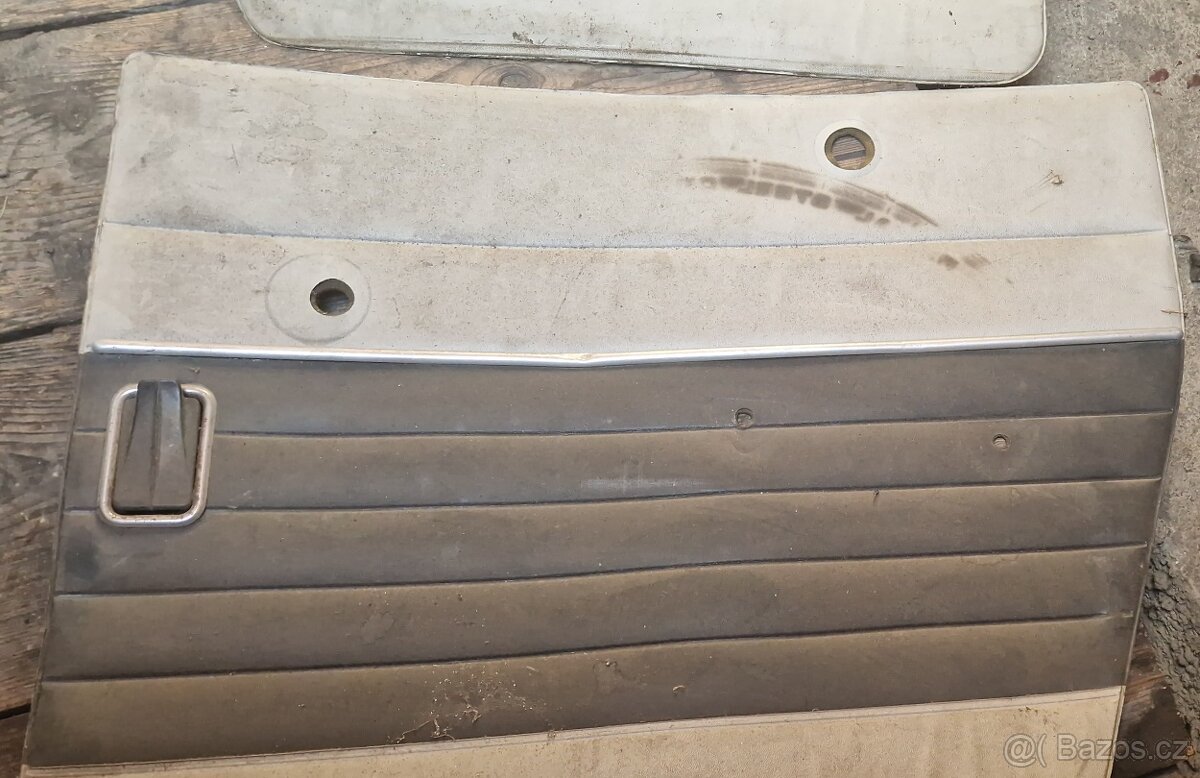 Příručka 1000 MB,teploměr,marťan VD Maják, kývací tučňák aj. - 8