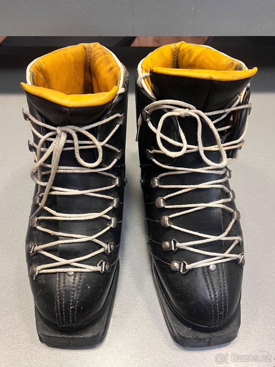 Botas Diplomat – retro běžkařské boty - 8