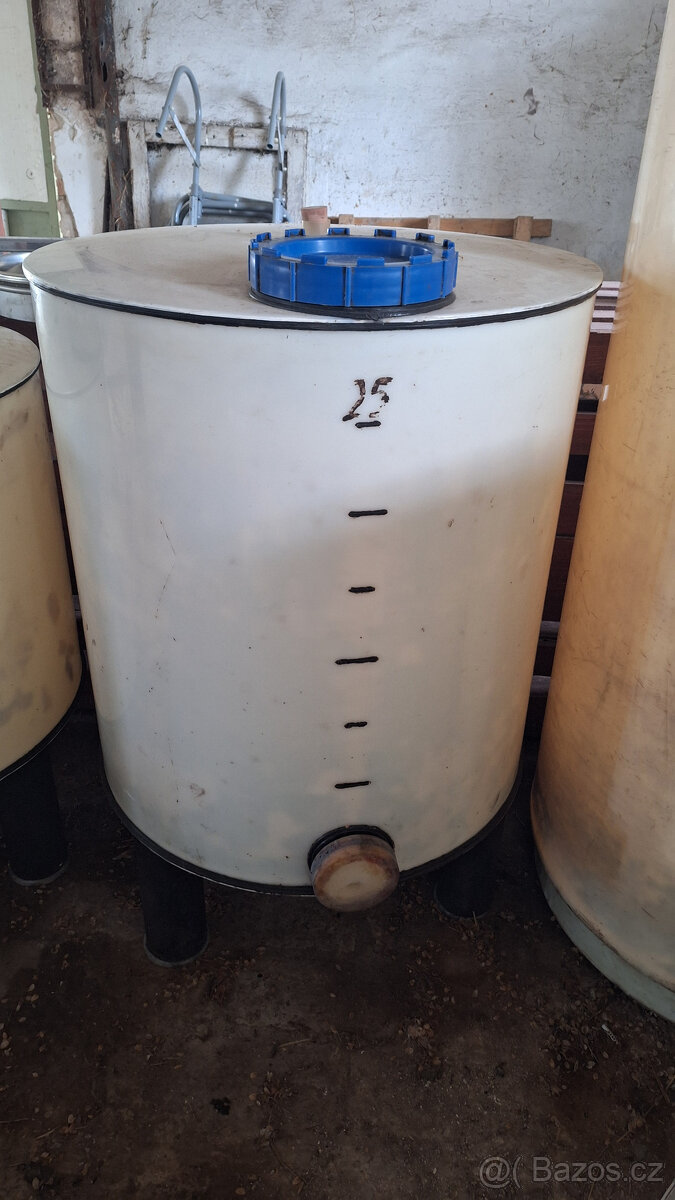 nádoby / nádrže na víno - 8