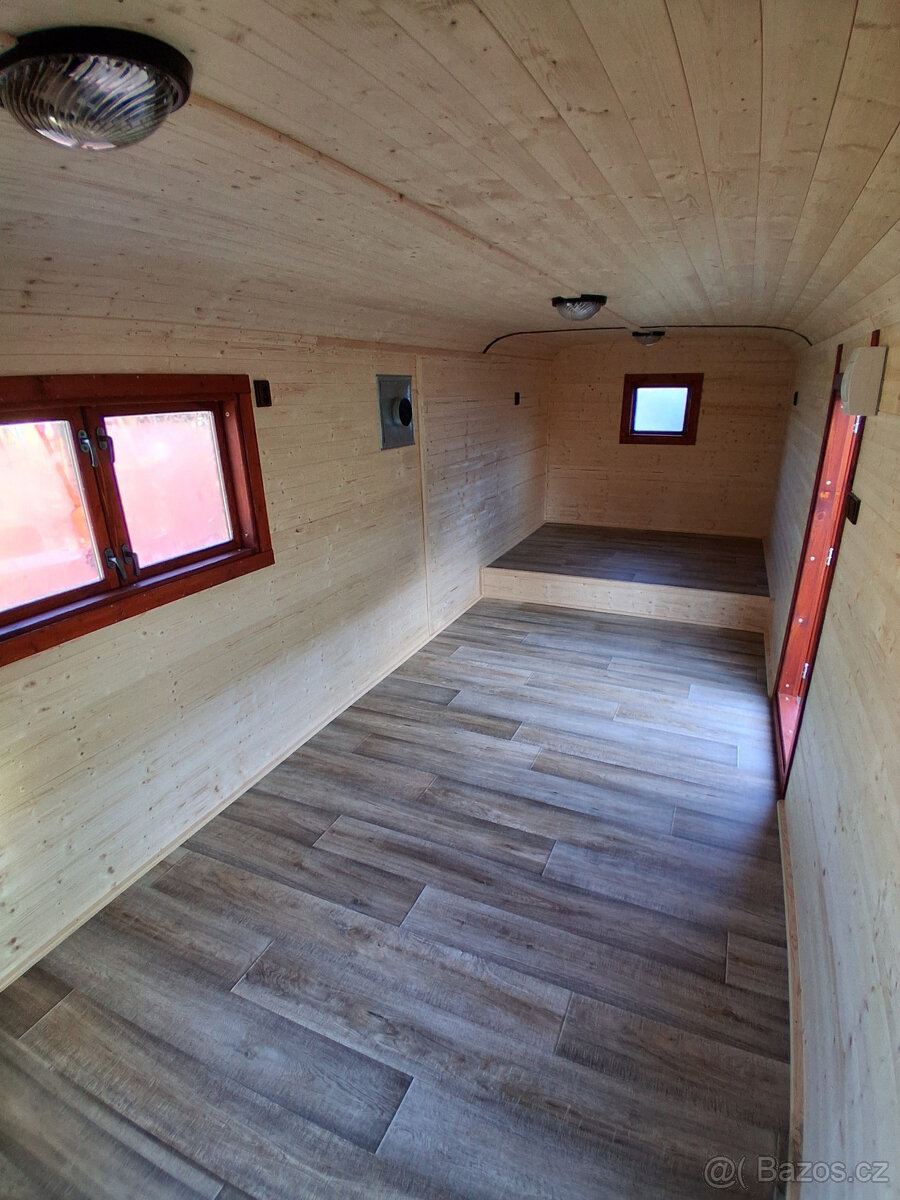 Prodám Maringotku Klasika Oblá střecha 7 metru - 8