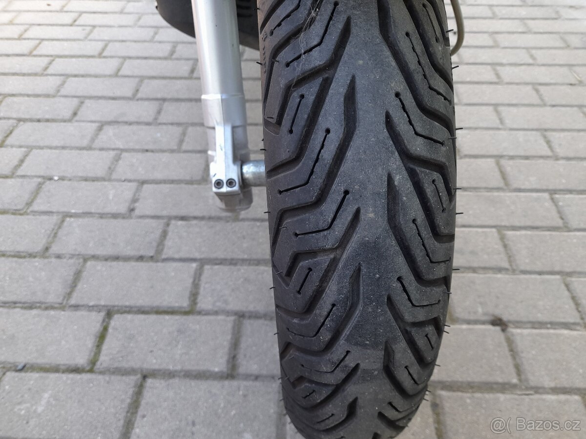 Piaggio Beverly 300 - 8