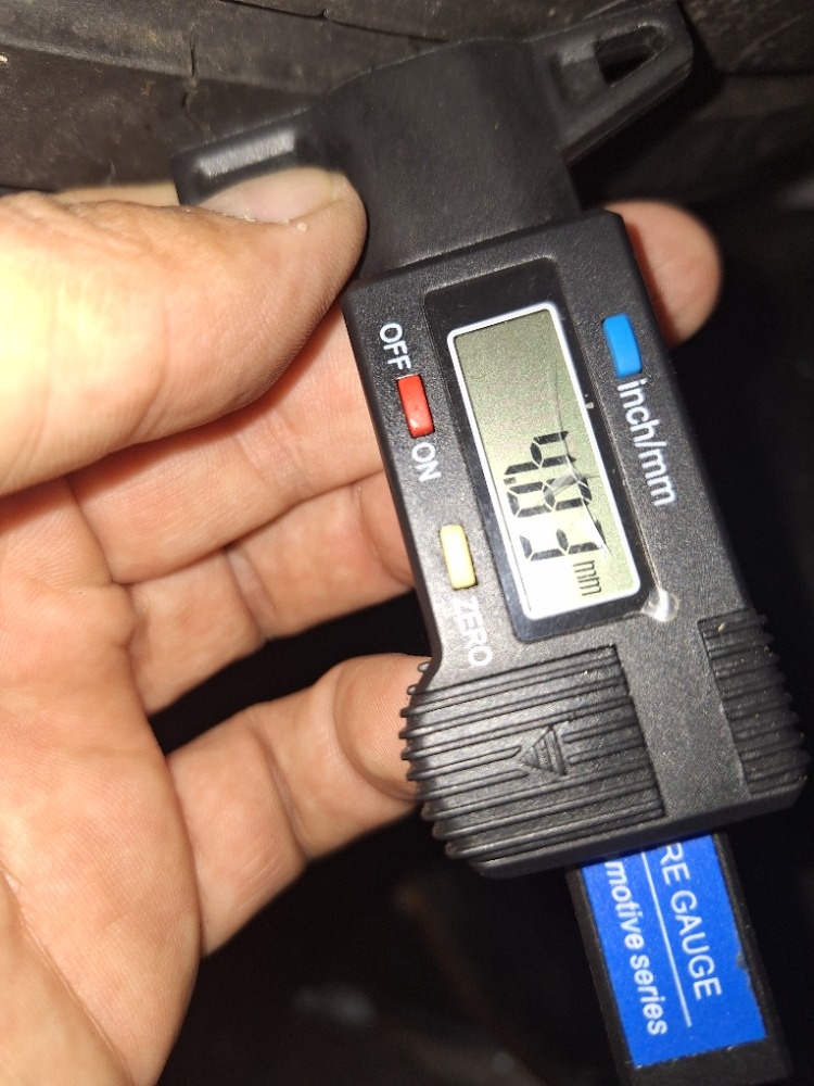 Pneu Continental 215/55 R17 - 8