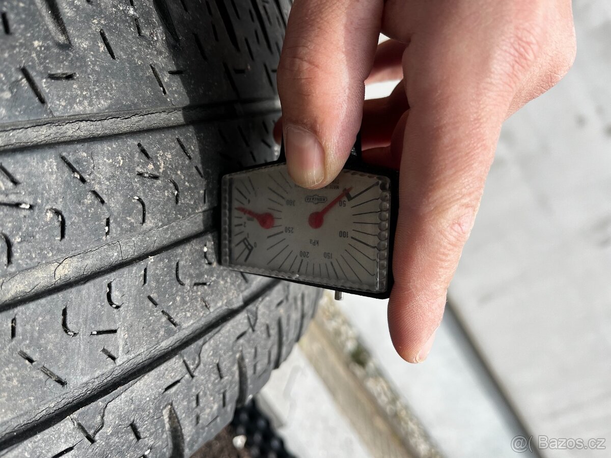 Michelin Agilis Camping 225/75 R16 - 8