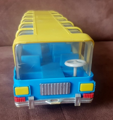 staré hračky bábika, domiešavač, ČZ prasa, buldozér... - 8