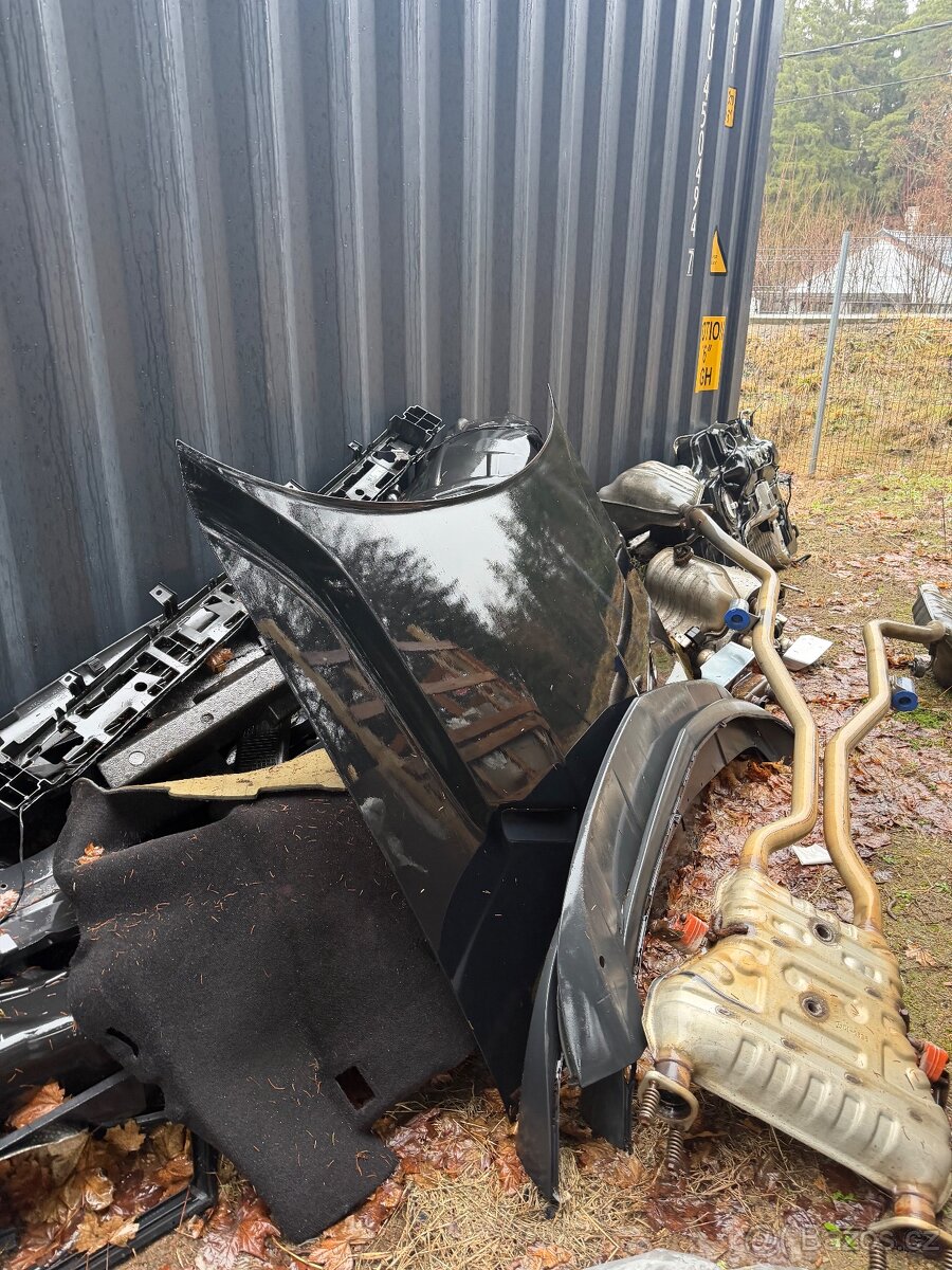 Dodge Challenger - náhradní díly - 8