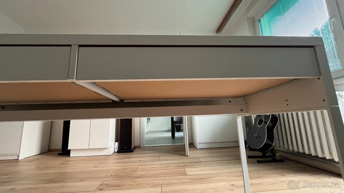 Psací stůl MICKE - 8