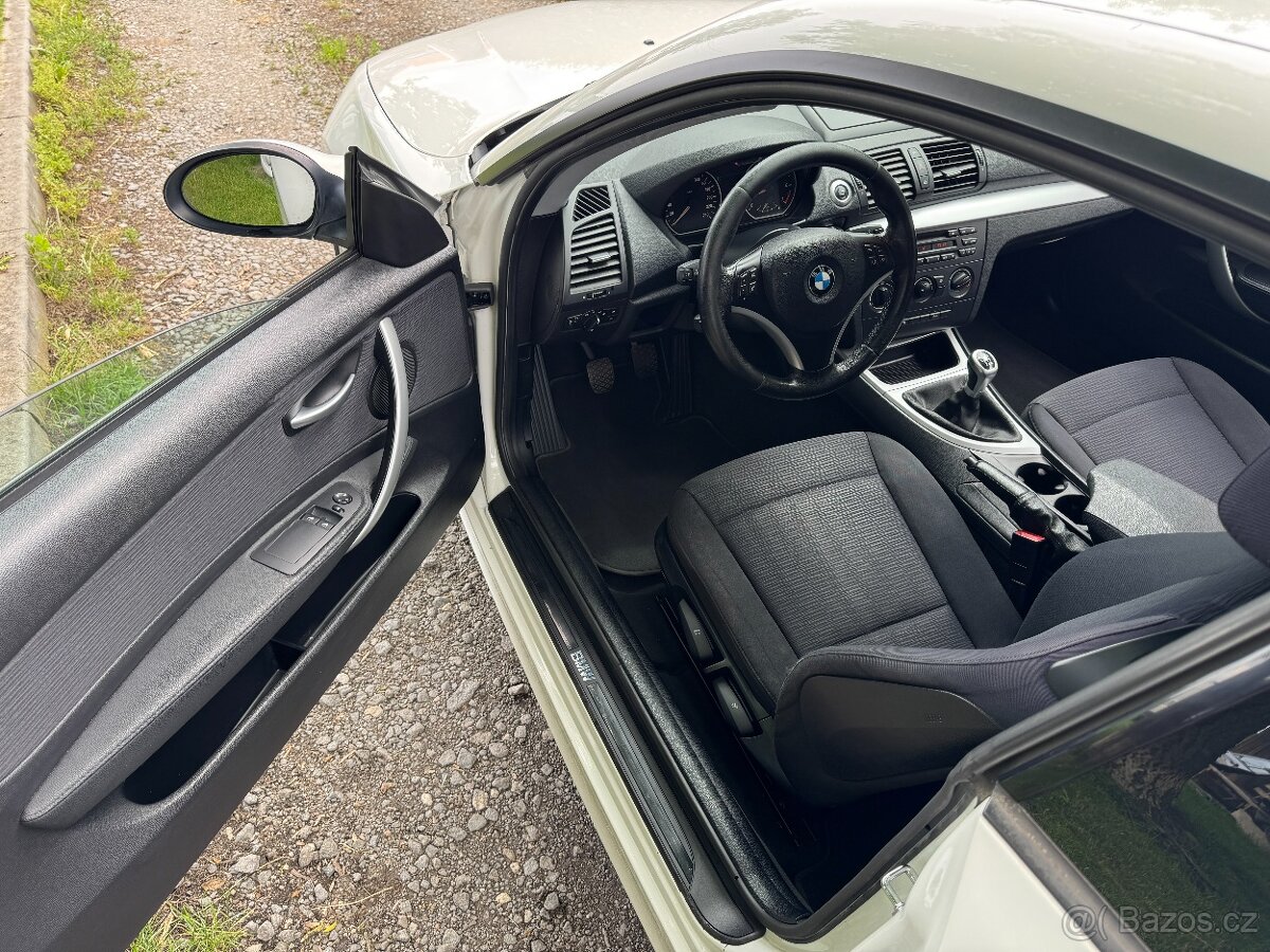 BMW 116i E87 LCi 3 dveř . - 8