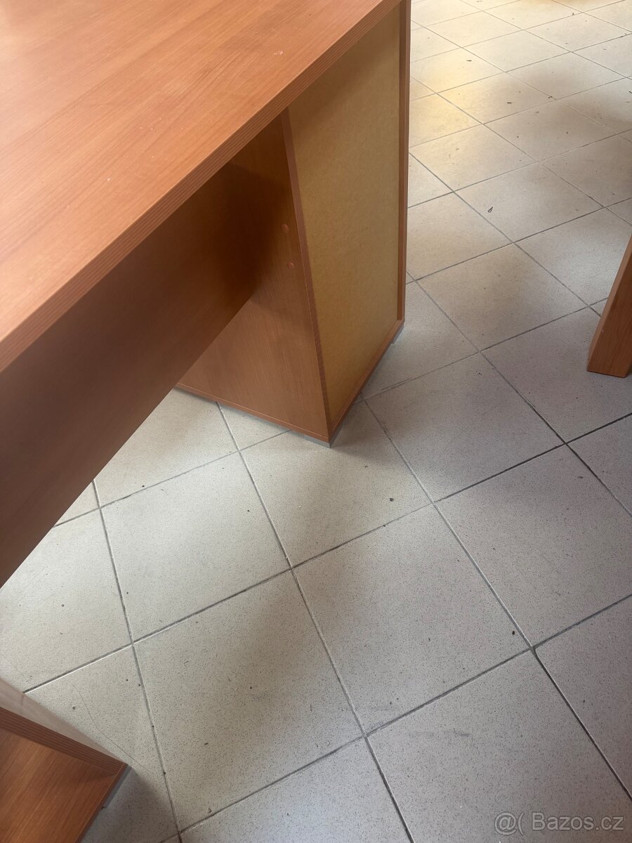 Kancelářský stůl se zásuvkami - 8