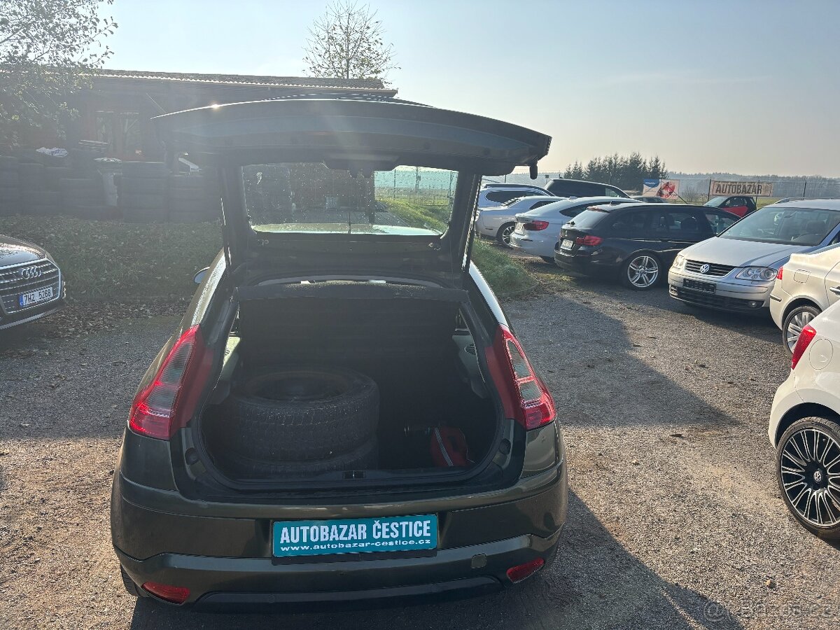 Citroën C4 1.4i 16V - 8
