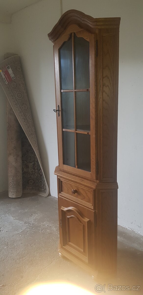 PRODÀM DVĔ PROSKLENÈ ROHOVÈ VITRÌNY MASÌVNÌ BOROVICE A DUB - 8