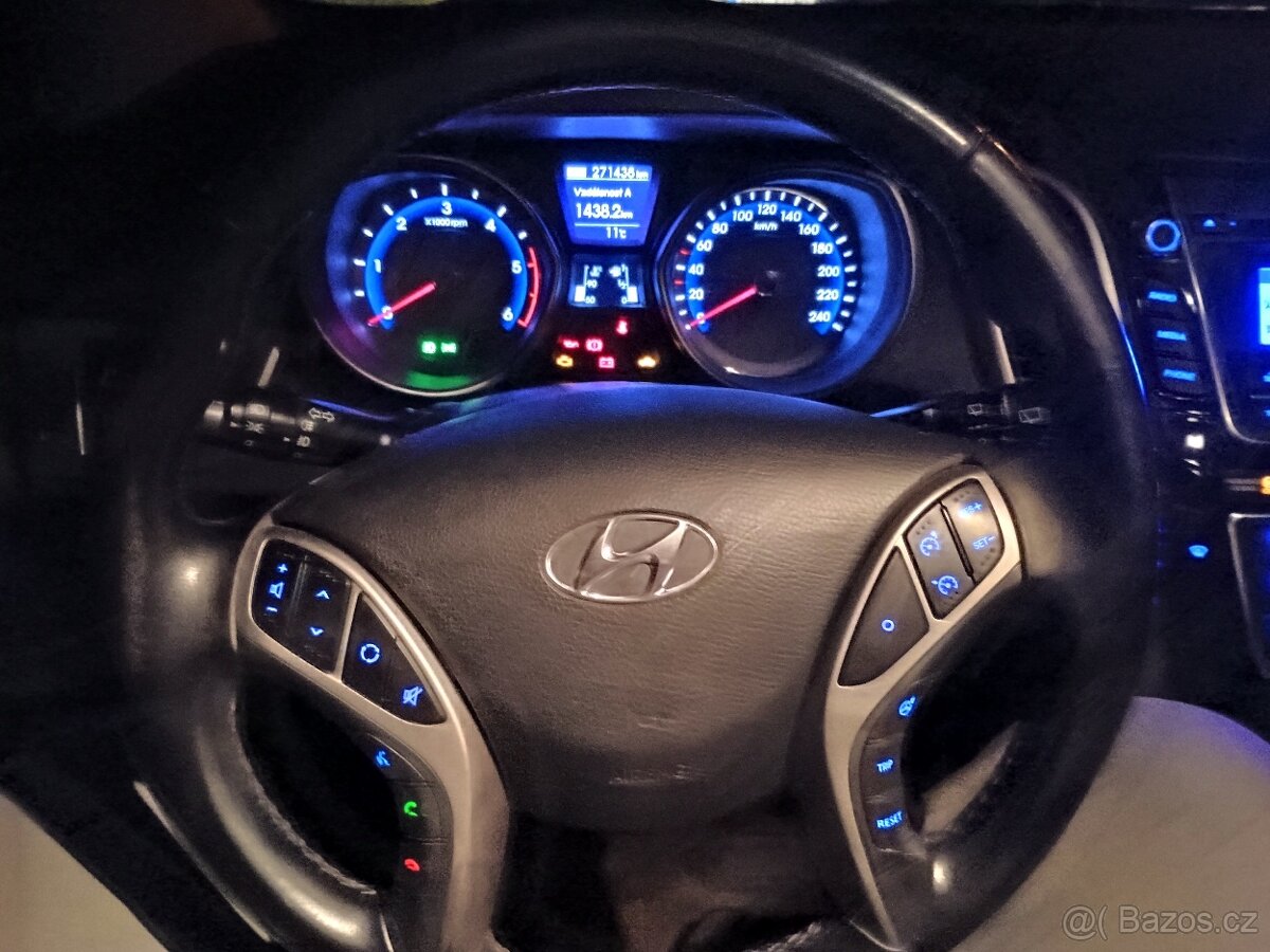 Rok2016 i 30 1,6 Crdi HYUNDAI zachovalý vůz nová STK .... - - 8