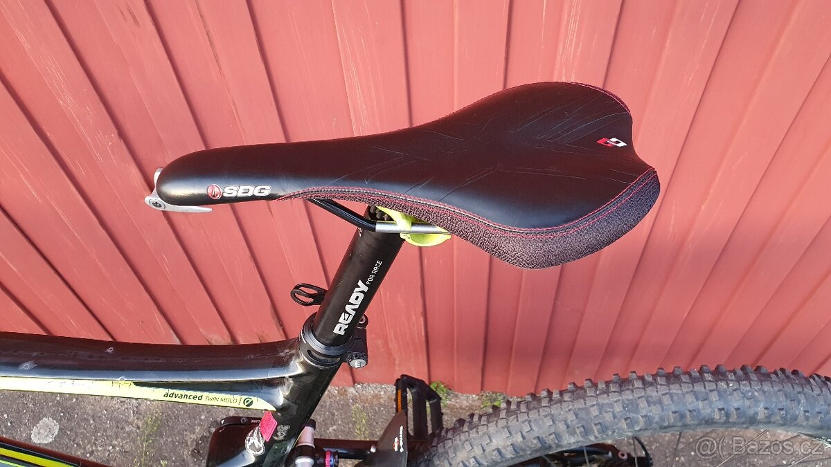 celoodpružené Cube karbon - 8