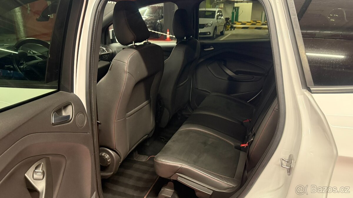 FORD Kuga ST-Line - 8