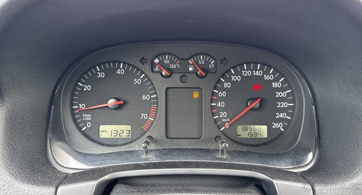 Volkswagen Bora 2.3 110KW V5 - 8