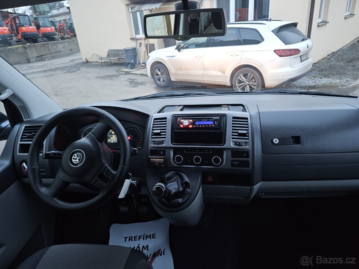 VW TRANSPORTER T5 face LONG 2.0TDI 103KW 6 MÍST KLIMA - 8