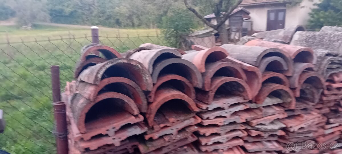 Hřebenáče na střechu různé - 8