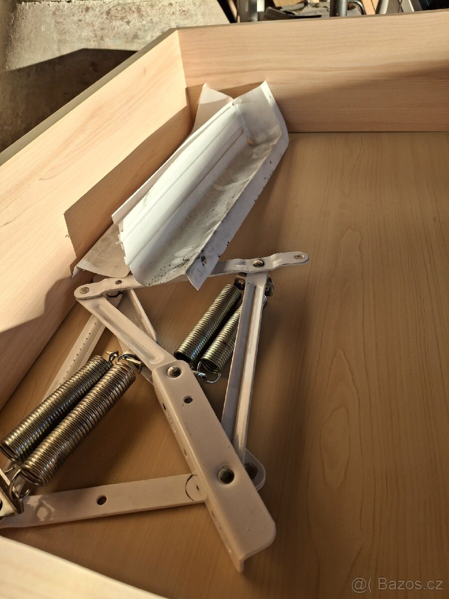 Prodej postele,skřinè - 8