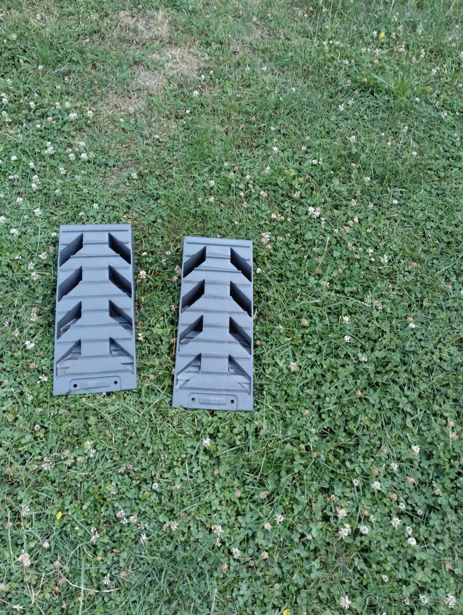 PRODAM NAHRADNI DILY KE KARAVANU NEBO OBYT.AUTA - 8