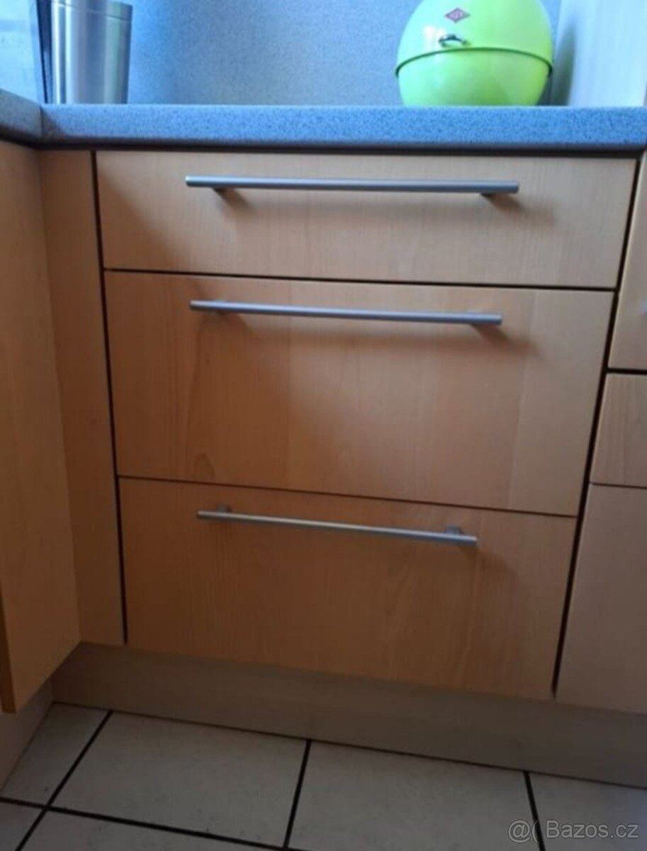 Kuchyně z masivní břízy ses potřebiči, 4499 - 8