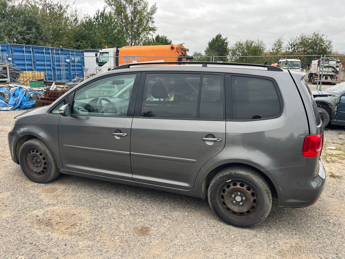Touran 1T3 1.6 TDI 77kW - díly z vozu - 8