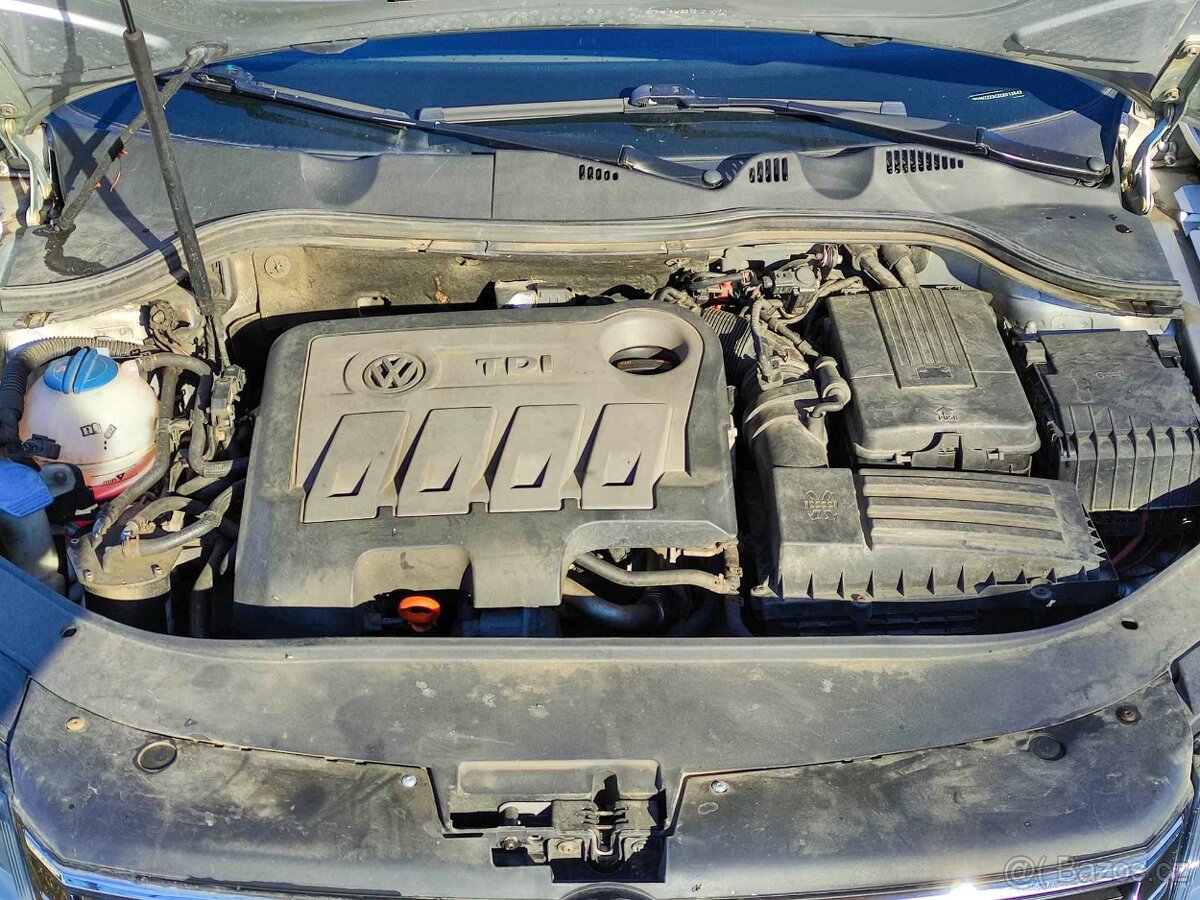 VW PASSAT 2.0 TDi 103KW,VARIANT,10x AIRBAG,NAVI,ZÁVĚS,PDC. - 8