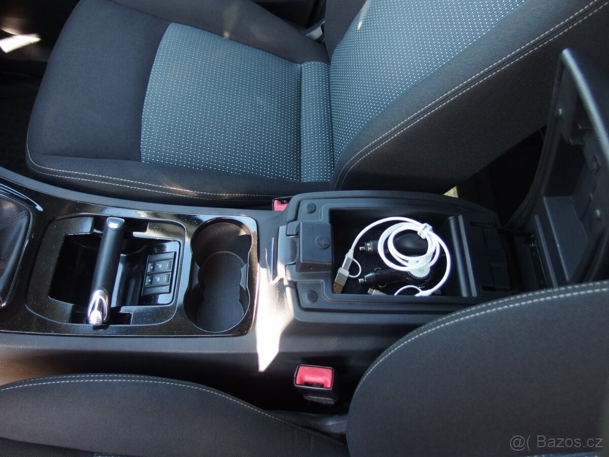 Ford Galaxy 2.0 TDCI, 7 míst, manuál, 2010 - 8