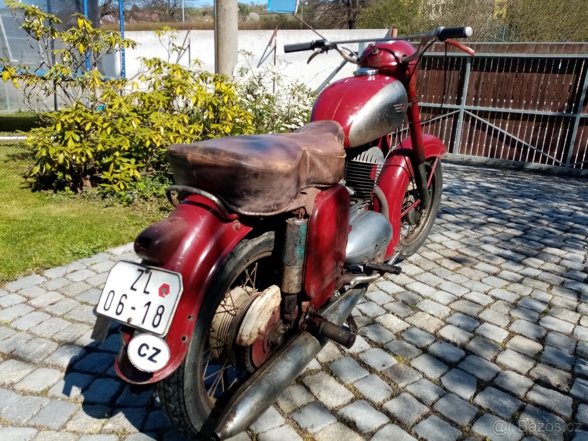 Jawa 250 - 8