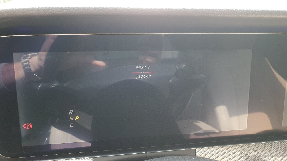 Mercedes Benz E220 - 8