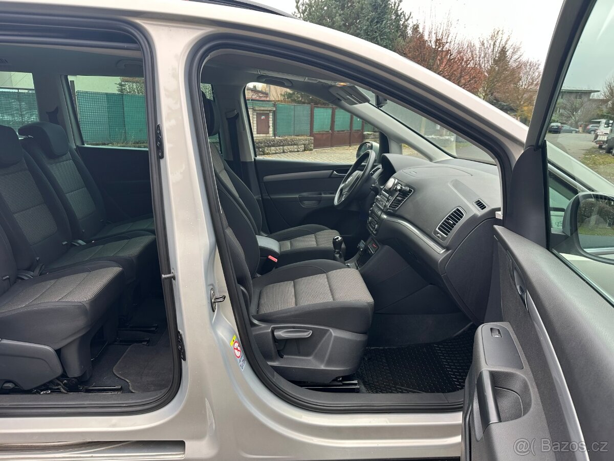 VW SHARAN 2.0 TDI 103 kW 4 MOTION 7 MÍST - 8