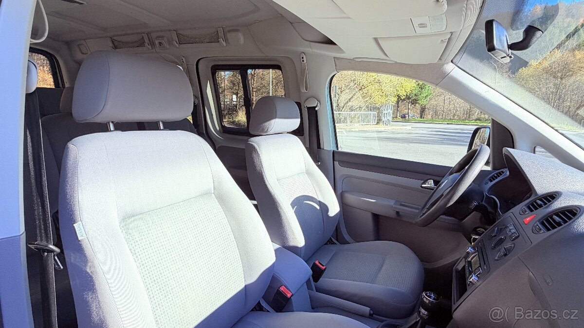 VW Caddy MAXI Life 2.0 tdi 7 míst - 8