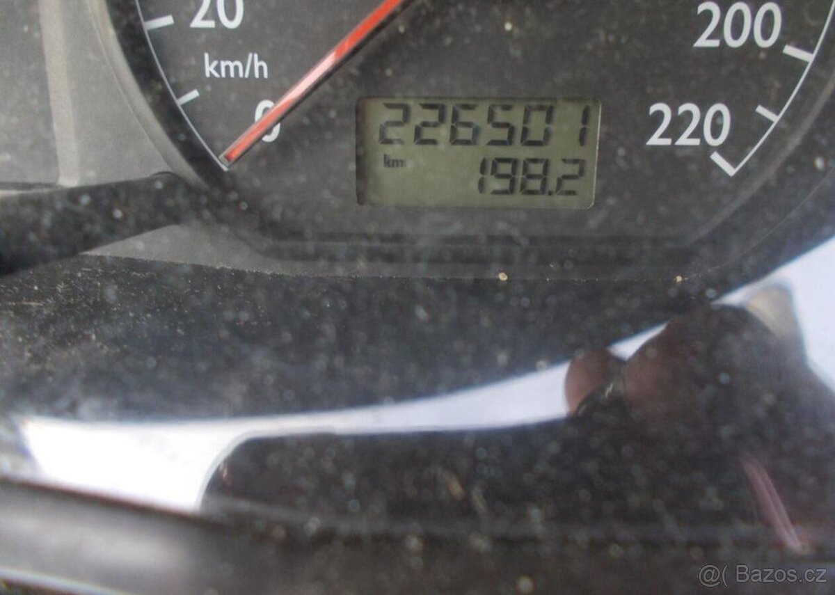 Volkswagen Polo 1,2 47 KW nová STK benzín manuál 47 kw - 8