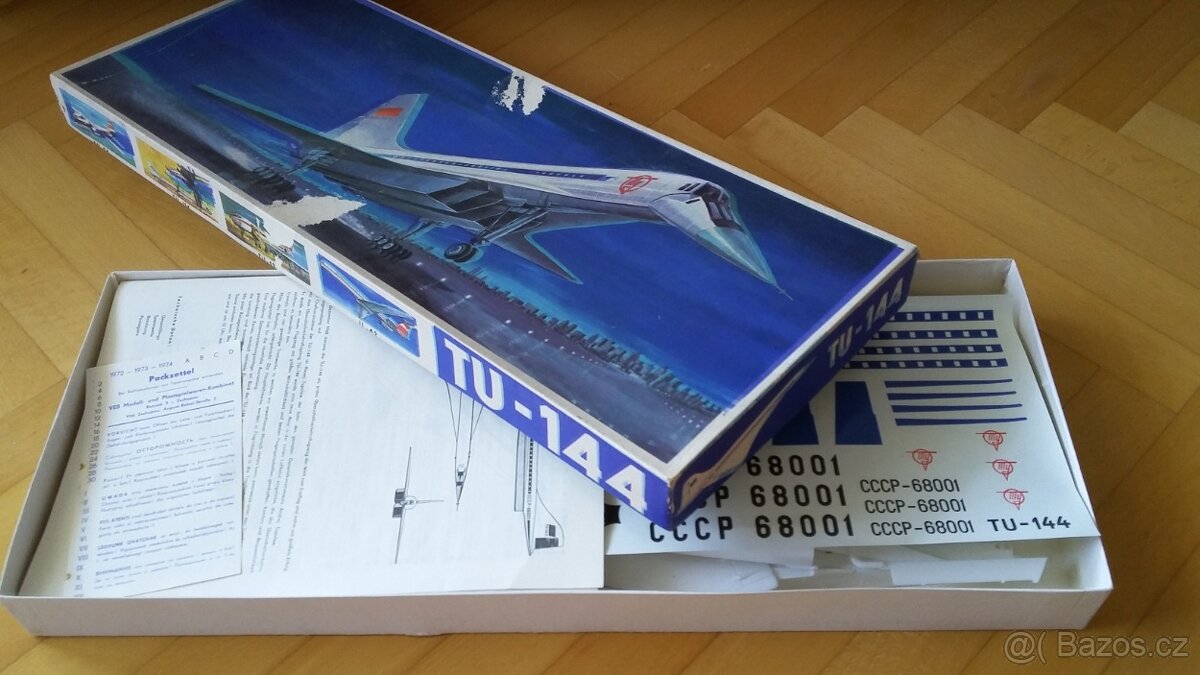 Starý velký plastikový model letadla TU 144 NDR 1972 - 8
