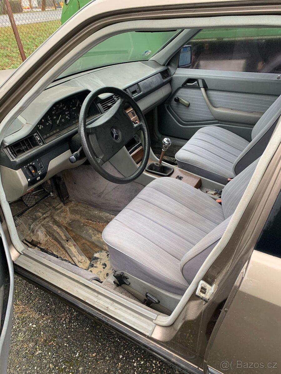 Prodám Mercedes Benz 200D - 8